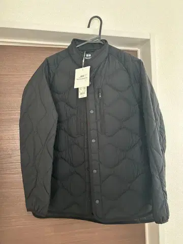 유니클로 화이트 마운티니어링 S 블랙