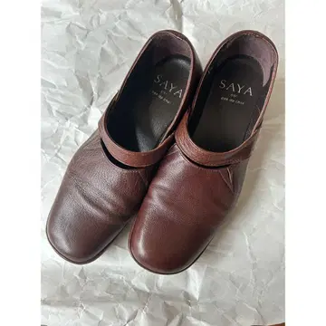 SAYA 브라운 오픈토 로퍼