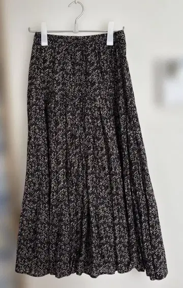 [ 비어즐리 ] 프린트 티어드 개더 스커트