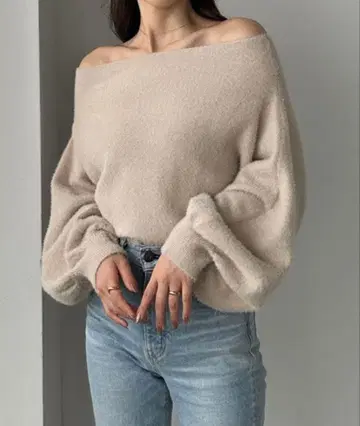 르엘 오프숄더 샤기 니트