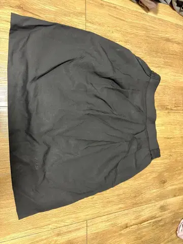 PARIS 플레어 스커트 블랙 무릎 기장