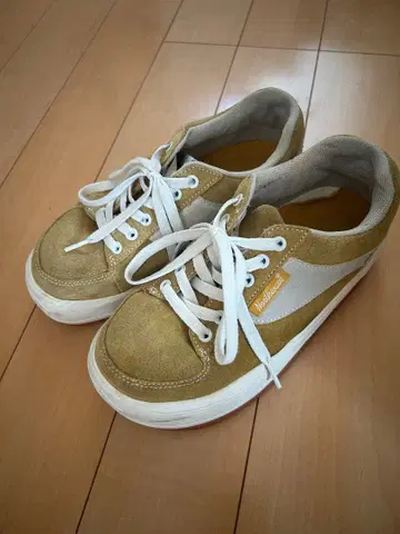 노스웨이브 스니커즈