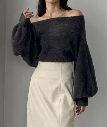 르엘 오프숄더 샤기 니트