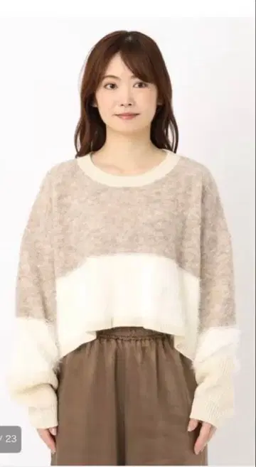 ZAMPA 바이컬러 숏 니트