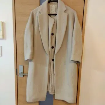 BEARDSLEY 체스터 코트 베이지