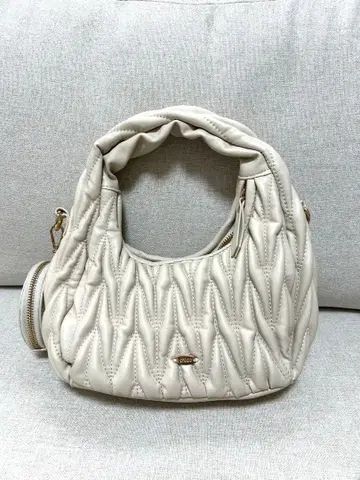 Chico [ 2022AW ] 파우치 포함 퀼팅 라운드 숄더