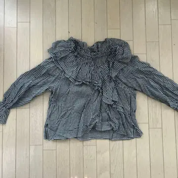 LOWRYS FARM 아지메 프릴 개더 블라우스