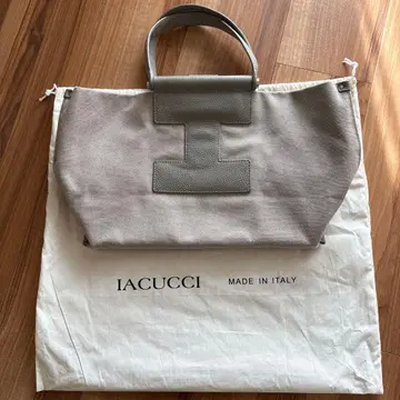 IACUCCI 이 토트백 그레이