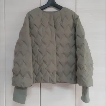 프리실라 버스 ANEMONE 새상품 올리브 그린 퀼팅 다운 자켓