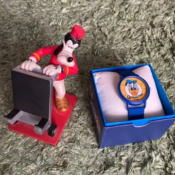 디즈니 도날드 90주년 손목시계 구피 피규어 스마트폰 거치대 세트