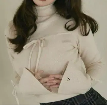 andmary Lilian 리본 탑