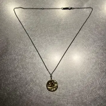 AMBUSH SMILEY CHARM NECLACE 골드