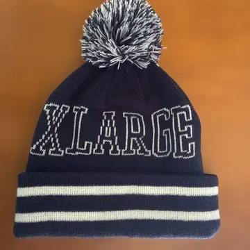 XLARGE 폼폼 포함 니트 모자 네이비