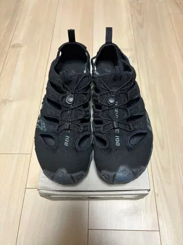 이노베이트 샌들