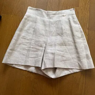 FOXEY 린넨 베이지 숏팬츠