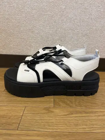 [ 새상품 ] PUMA 스포츠 샌들 화이트/블랙 25cm