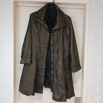 올리브 그린 롱 코트 & 블랙 베스트 세트