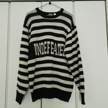 UNDEFEATED 언디피티드 보더 니트