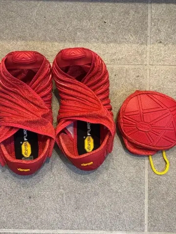 Vibram Furoshiki 레드 스포츠 샌들