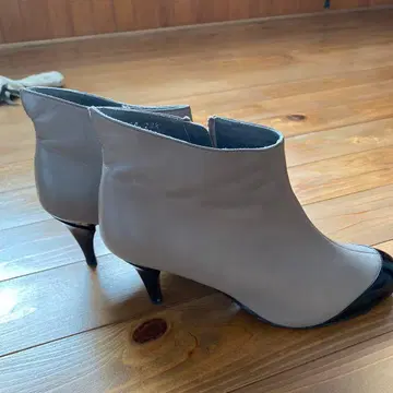 그레이 가죽 부티 토캡 포함