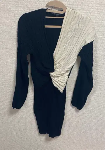 Armani Exchange 리브 긴팔 원피스