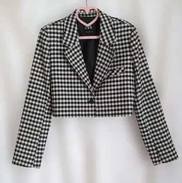[ ZARA ] 새상품급 크롭 테일러드 자켓 M