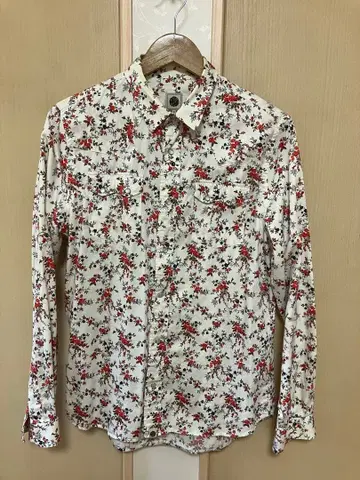 pretty green 꽃무늬 긴팔 셔츠 사이즈 3