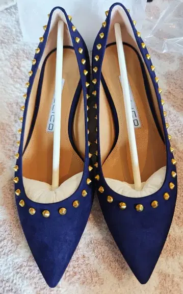 미사용 새상품 펠리코 PELLICO 스터드 펌프스/네이비 38 박스 있음