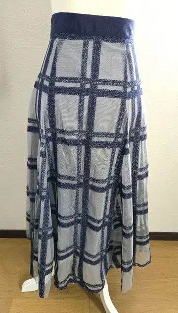 체크 무늬 플레어 스커트 네이비 그레이