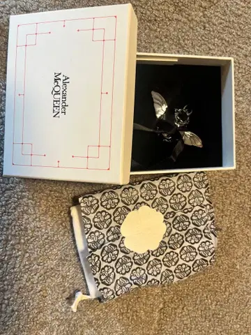 레어 Alexander McQueen 브로치