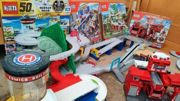 [ 특가 ] 토미카 코스 3개 + 소방서 박스 포함