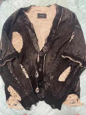 [ 완판템 ] GRANCY 디스트랙션 디자인 빅 가디건