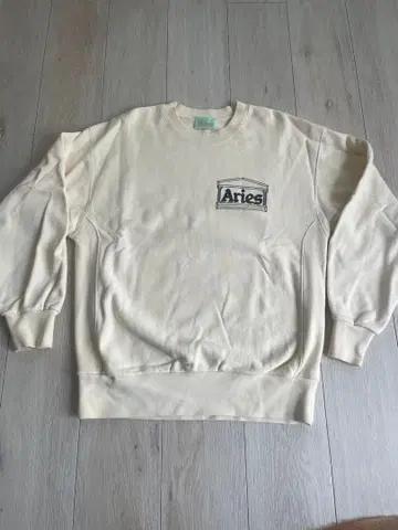 Aries 맨투맨 트레이닝복 크림 화이트