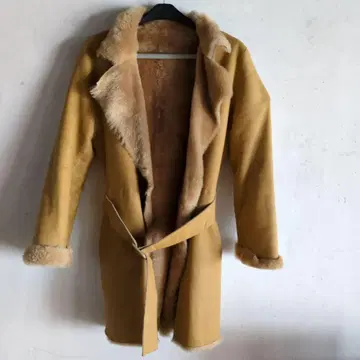 NATURAL BEAUTY 무스탕 코트