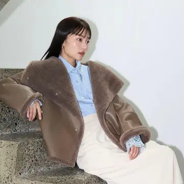 페이크 무스탕 스탠드 카라 코트