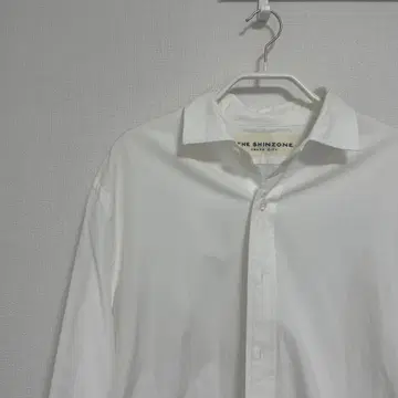 THE SHINZONE 화이트 긴팔 셔츠