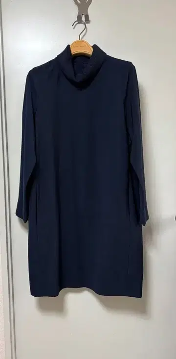 컨디션 최상 COS 코스 옷깃 니트 원피스 네이비