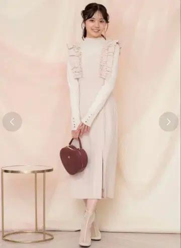 윌 셀렉션 프릴 숄더 슬릿 원피스 핑크 체크