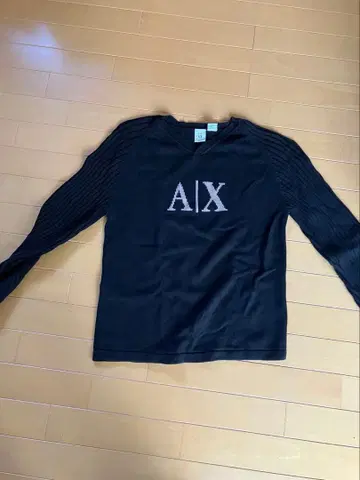 A|X 블랙 V넥 니트 스웨터