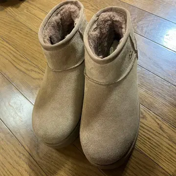 Skechers 스웨이드 어그 부츠 베이지