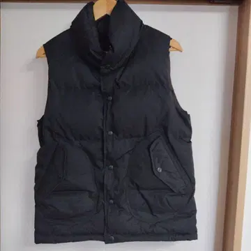 유니클로 +j 다운 베스트 질 샌더