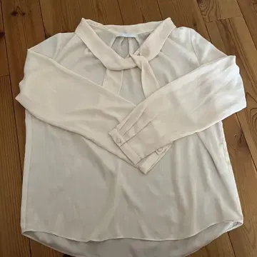 CELFORD 화이트 긴팔 블라우스