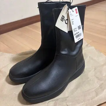 [택 포함 새상품] 유니클로 스트레치 숏부츠 24cm