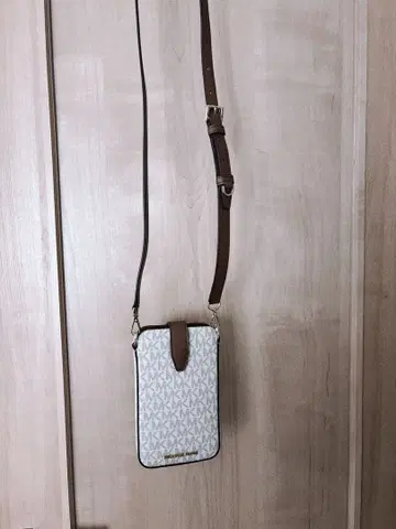 거의 새상품 MICHAEL KORS 숄더백