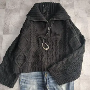 mily bilet 하프 지퍼 케이블 니트 블랙 숏 기장 모드 스타일