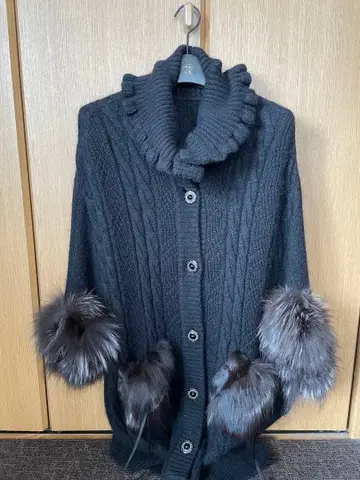 이타리야 블랙 니트 코트 7부 소매 퍼 포함 11호