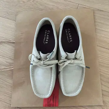 CLARKS 왈라비 메이플 스웨이드