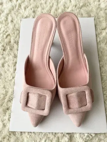 새상품 미사용 뮬