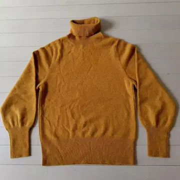 캐시미어 100% 터틀넥 스웨터 클리닝 완료 머스타드 컬러