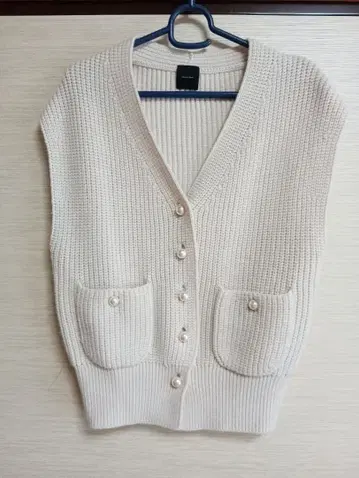 Spick & Span 펄 버튼 립 니트 베스트